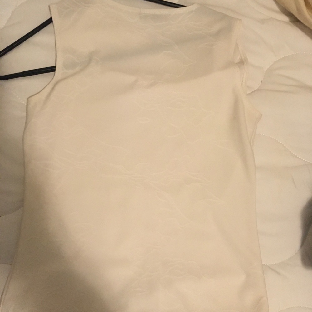White flower blouse - Picture 2 of 2